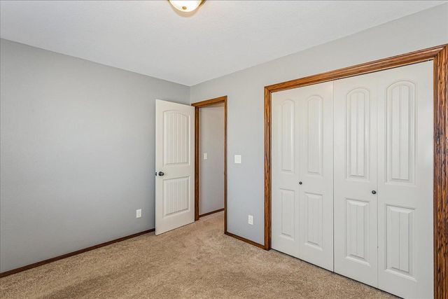 2402 S Fieldcrest, Wichita, KS 67215