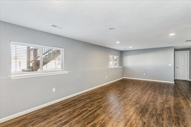 2402 S Fieldcrest, Wichita, KS 67215