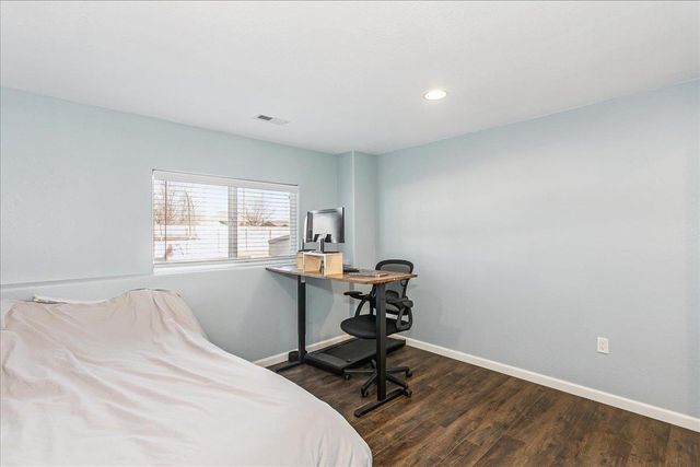 2402 S Fieldcrest, Wichita, KS 67215