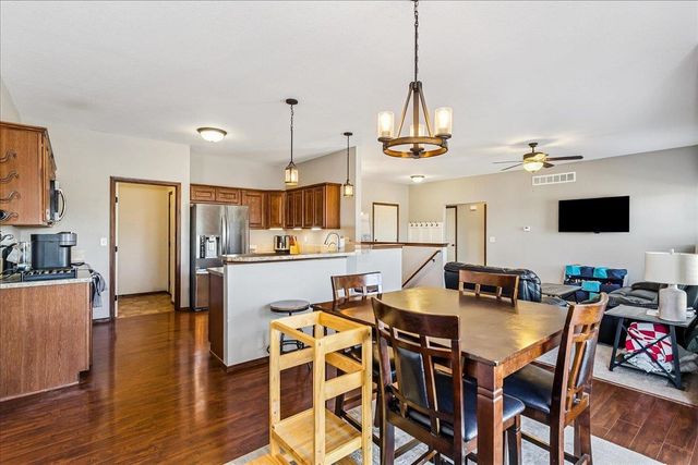 2402 S Fieldcrest, Wichita, KS 67215