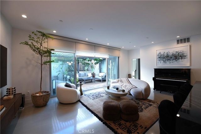 901 Hancock Avenue 209, West Hollywood, CA 90069