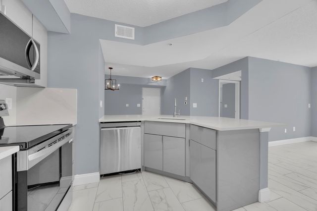 3809 NW Mediterranean Ln 104, Jensen Beach, FL 34957