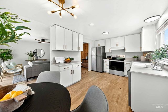 1408 N Indiana Ave, Caldwell, ID 83605