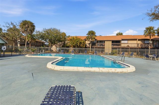 6308 NEWTOWN CIRCLE 8A3, Tampa, FL 33615