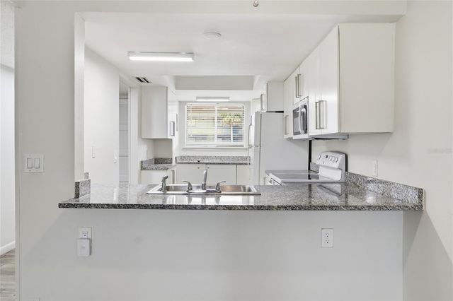 6308 NEWTOWN CIRCLE 8A3, Tampa, FL 33615