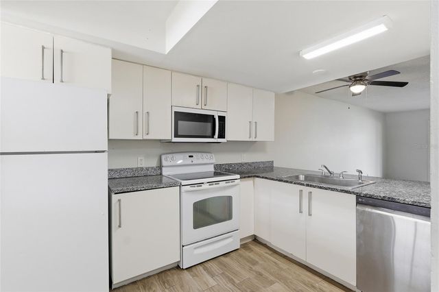 6308 NEWTOWN CIRCLE 8A3, Tampa, FL 33615