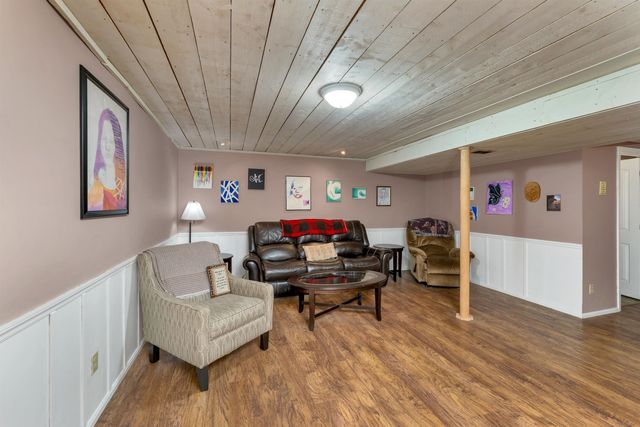 24 Whippoorwill Lane, Bedford, NH 03110