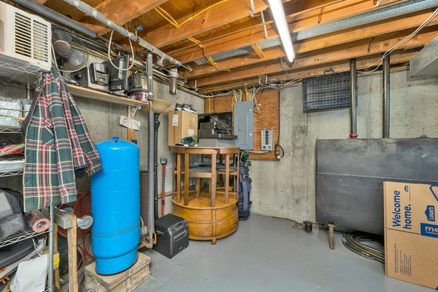 24 Whippoorwill Lane, Bedford, NH 03110