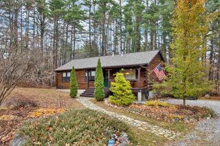 24 Whippoorwill Lane, Bedford, NH 03110