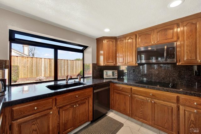 590 Laramie Way, Vacaville, CA 95688