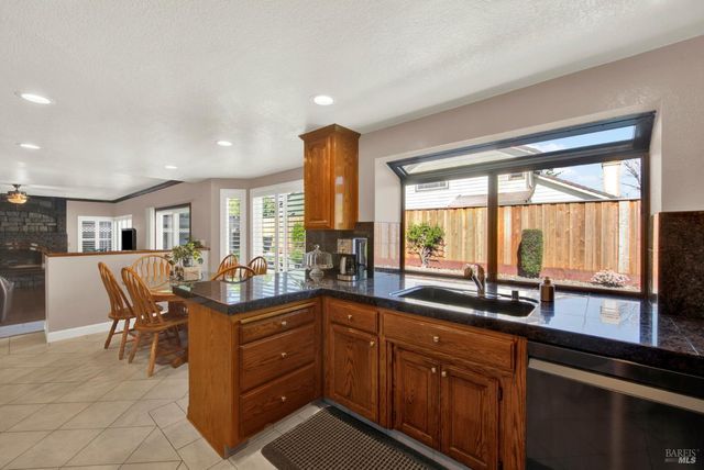 590 Laramie Way, Vacaville, CA 95688