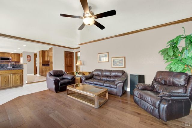 590 Laramie Way, Vacaville, CA 95688