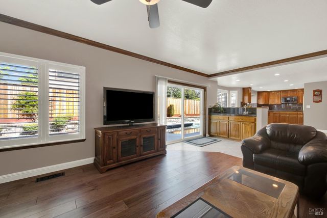 590 Laramie Way, Vacaville, CA 95688