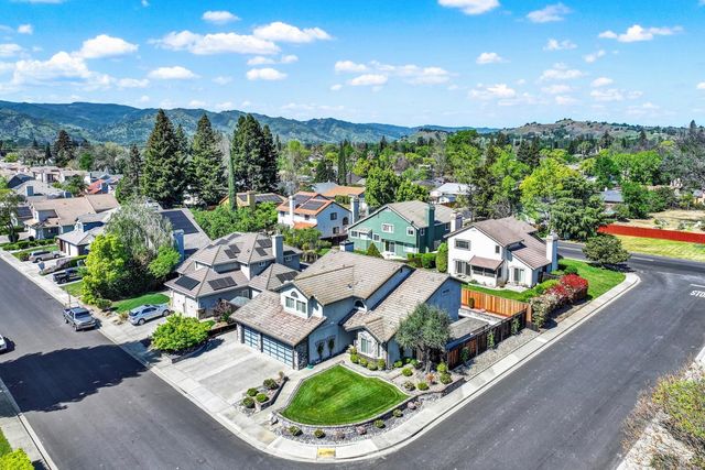 590 Laramie Way, Vacaville, CA 95688