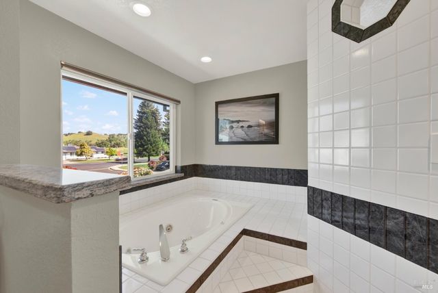 590 Laramie Way, Vacaville, CA 95688