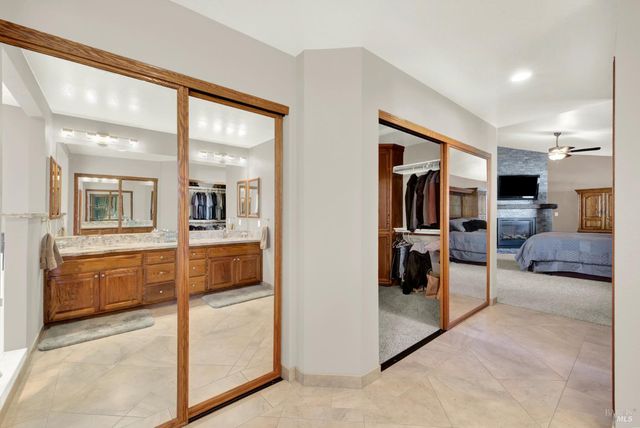 590 Laramie Way, Vacaville, CA 95688