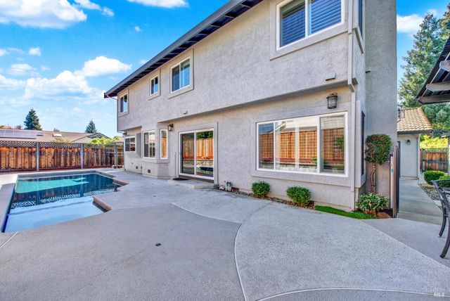 590 Laramie Way, Vacaville, CA 95688