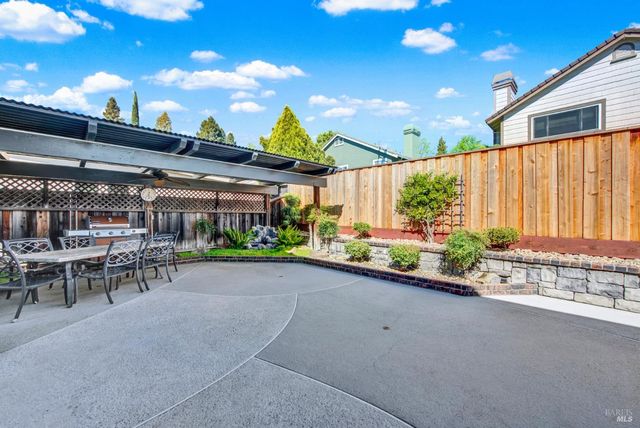 590 Laramie Way, Vacaville, CA 95688