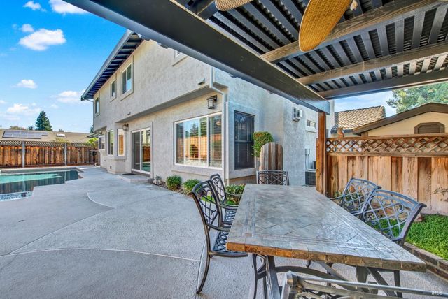 590 Laramie Way, Vacaville, CA 95688