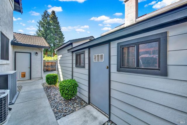 590 Laramie Way, Vacaville, CA 95688