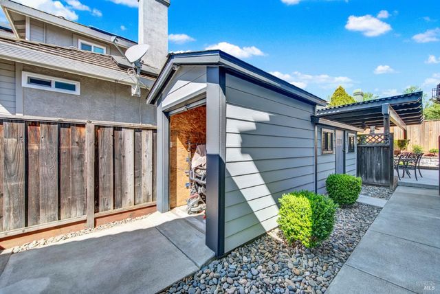 590 Laramie Way, Vacaville, CA 95688