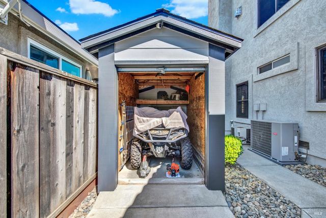 590 Laramie Way, Vacaville, CA 95688