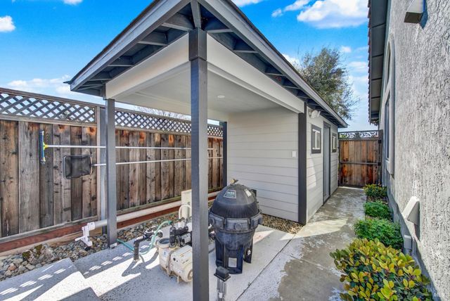 590 Laramie Way, Vacaville, CA 95688