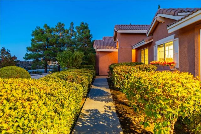 5370 E Avenue T10, Palmdale, CA 93552