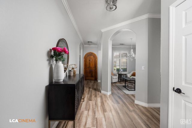 13615 Foyers Falls Drive, Bakersfield, CA 93314