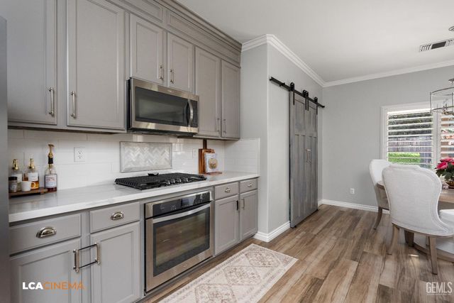 13615 Foyers Falls Drive, Bakersfield, CA 93314