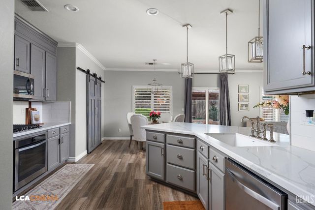 13615 Foyers Falls Drive, Bakersfield, CA 93314