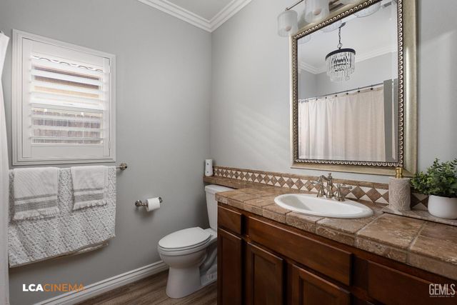 13615 Foyers Falls Drive, Bakersfield, CA 93314