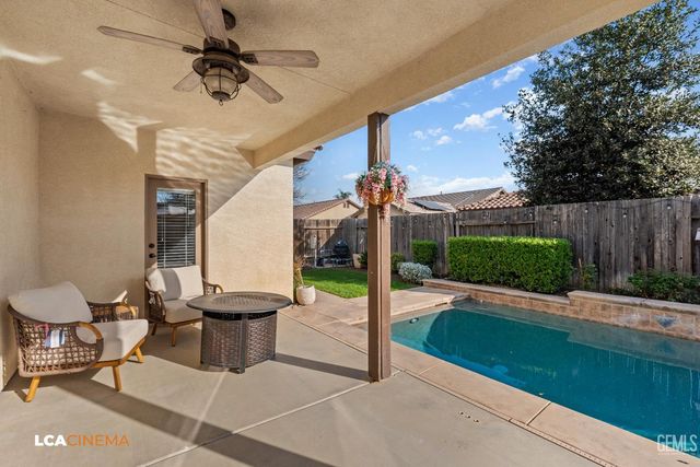 13615 Foyers Falls Drive, Bakersfield, CA 93314