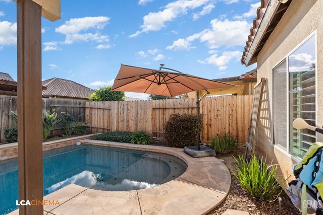 13615 Foyers Falls Drive, Bakersfield, CA 93314