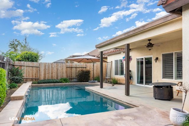 13615 Foyers Falls Drive, Bakersfield, CA 93314