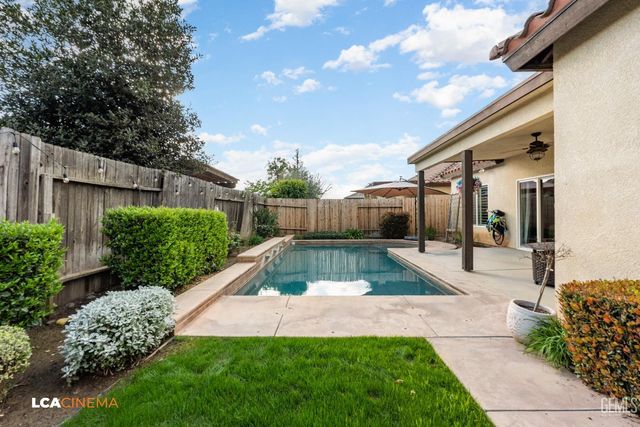 13615 Foyers Falls Drive, Bakersfield, CA 93314