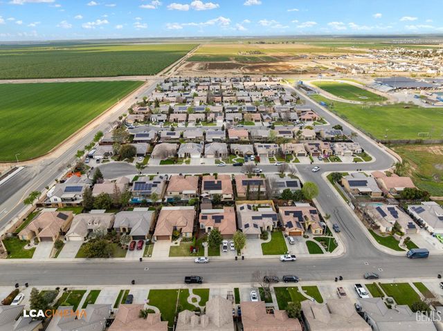 13615 Foyers Falls Drive, Bakersfield, CA 93314