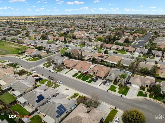 13615 Foyers Falls Drive, Bakersfield, CA 93314