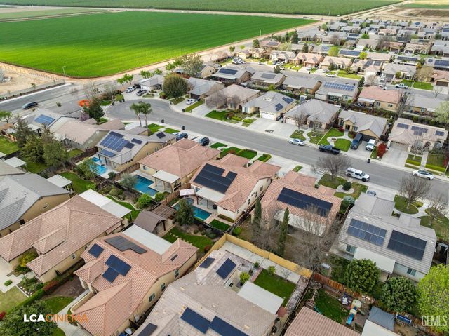 13615 Foyers Falls Drive, Bakersfield, CA 93314