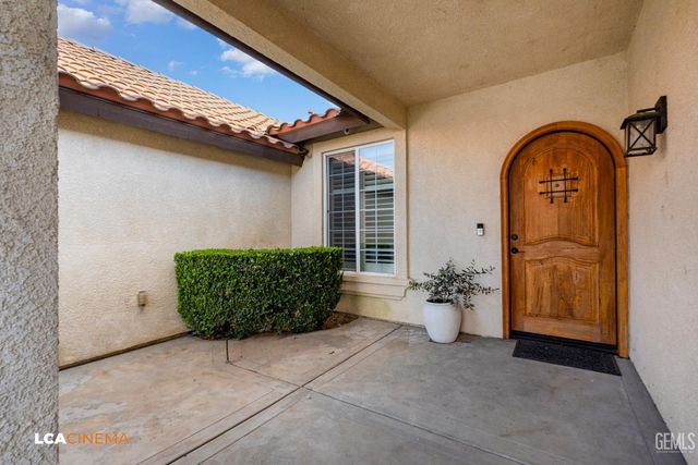 13615 Foyers Falls Drive, Bakersfield, CA 93314