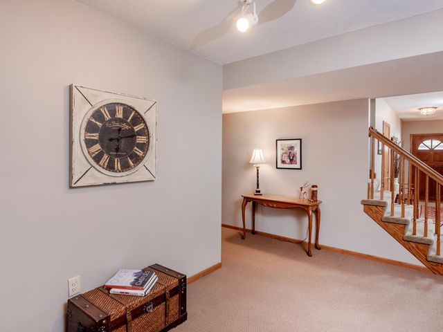 493 Sterling Street S, Maplewood, MN 55119