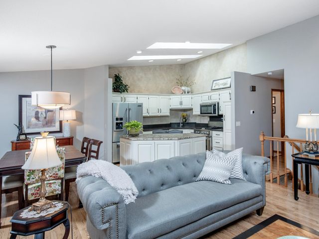 493 Sterling Street S, Maplewood, MN 55119