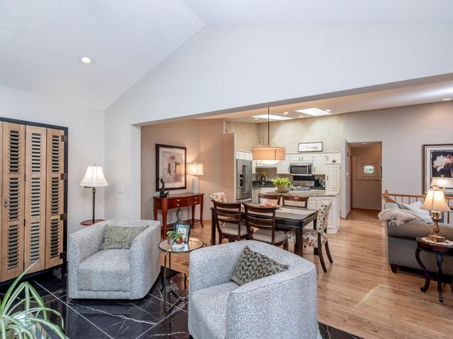 493 Sterling Street S, Maplewood, MN 55119