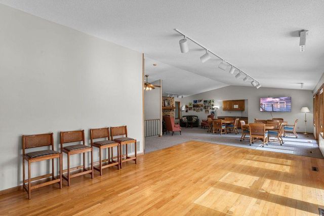 493 Sterling Street S, Maplewood, MN 55119