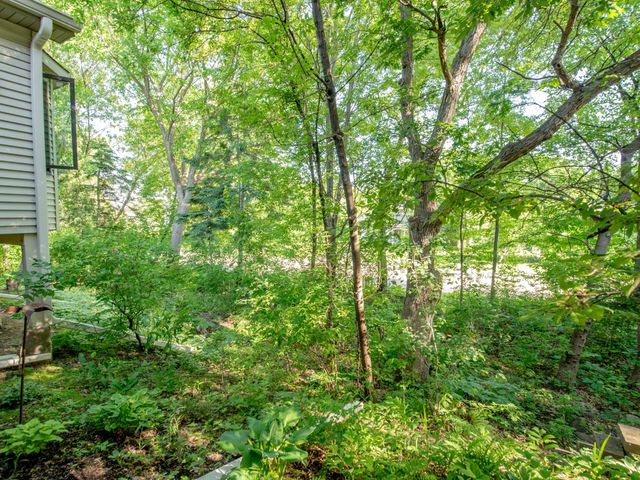 493 Sterling Street S, Maplewood, MN 55119