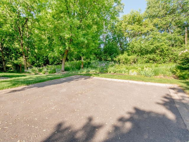 493 Sterling Street S, Maplewood, MN 55119