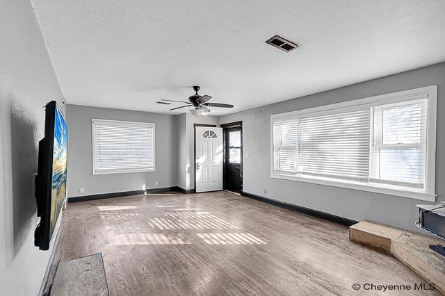 3524 FRONTIER ST, Cheyenne, WY 82001