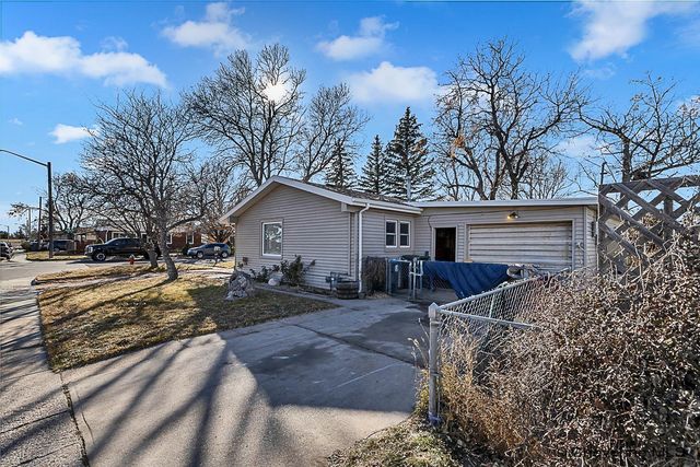 3524 FRONTIER ST, Cheyenne, WY 82001
