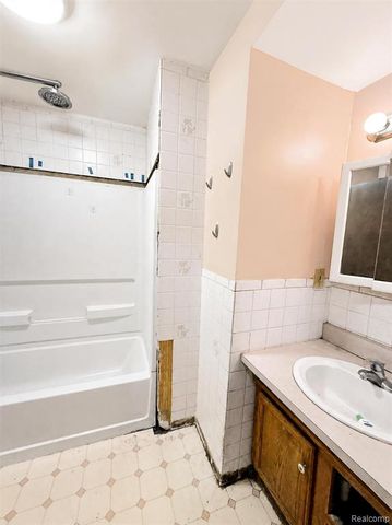2704 2nd Street, Westland, MI 48186