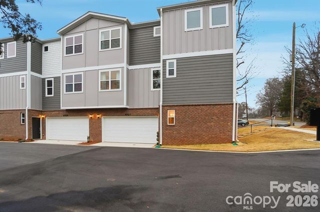 8929 Sharonbrook Drive, Charlotte, NC 28210